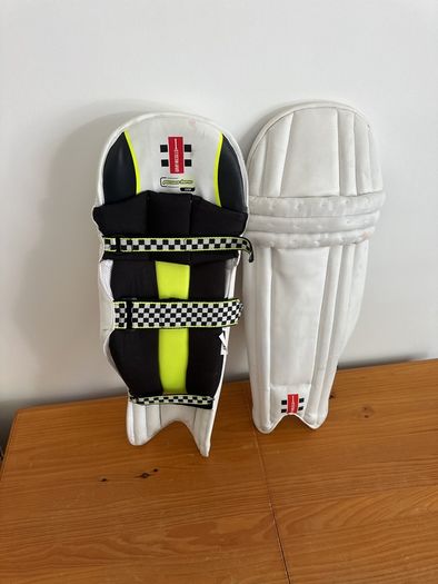 Cricket pads