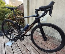Giant Defy Advanced Pro 2 28" 2023 Racing Bike