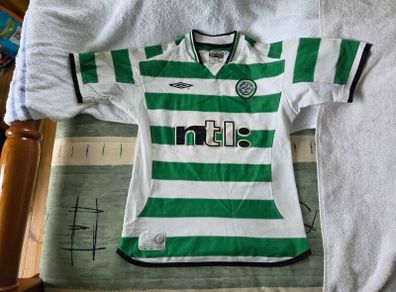 Celtic Football Home Jersey 2001 to 2003 Small Boys Umbro