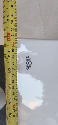Grohe Bau Gloss white sink and pedestal