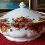 13 Piece Royal Albert Old Country Roses Bone China Gold Gilt Soup Coupe Set With Lidded Tureen Made In England Image 4
