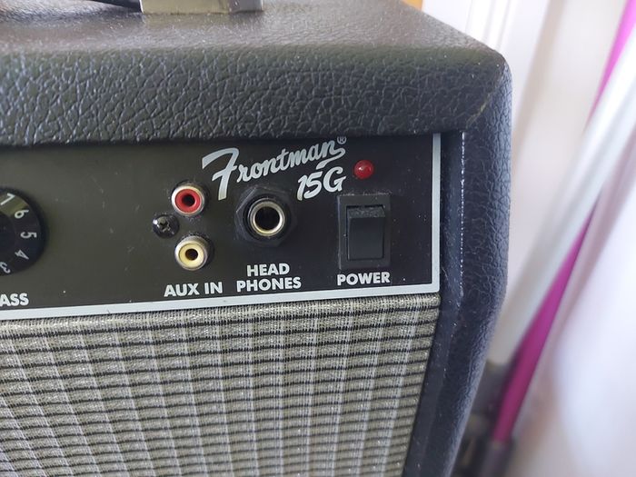 FENDER Frontman 15G Guitar Amp in excellent like new condition, working great