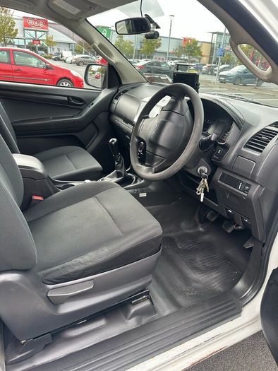 Isuzu D-Max 2.5 Diesel 4x4 Pick Up with Hi-ab