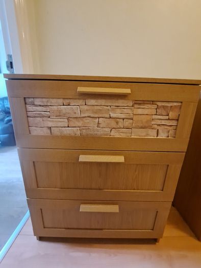 chest of drawers