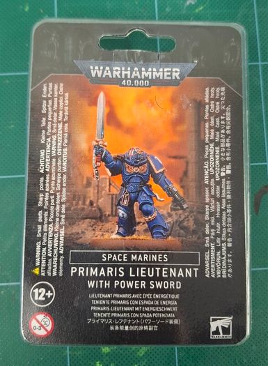 Warhammer 40k Primaris Lieutenant with Power Sword