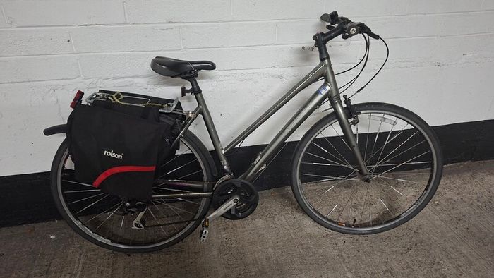 Hybrid Bike - Trek 7.2