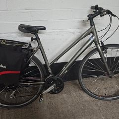 Hybrid Bike - Trek 7.2