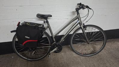 Hybrid Bike - Trek 7.2