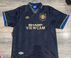 1993-1995 Manchester United away jersey, Mark Hughes 10