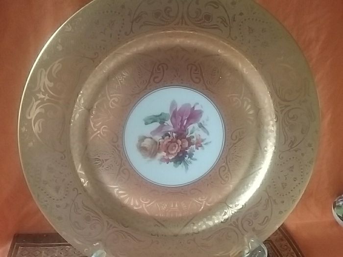 Royal Bavarian Hutscheneuther Selb Bavaria Gold Encrusted Dinner/ Cabinet Plate