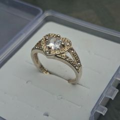 Lovely Heart-shaped Sterling 925 Silver Ring with clear Stones