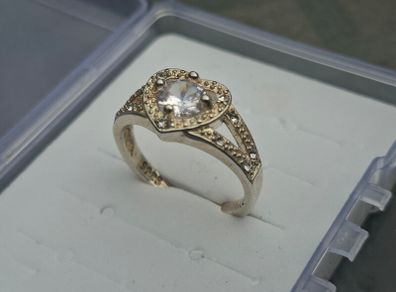 Lovely Heart-shaped Sterling 925 Silver Ring with clear Stones