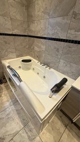 jacuzzi bath