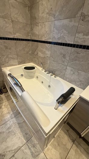 jacuzzi bath