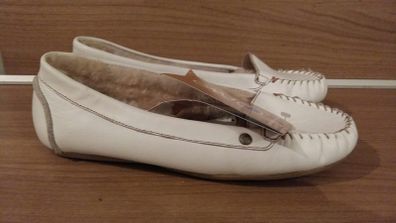NWT White EMU Moccasin Leather Shoes size 5