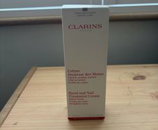 Clarins Hand and Nail Cream BNIB