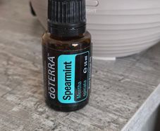 DOTERRA Spearmint Essential Oil 15 ml Brand new and unopened. 100% pure therapeutic grade essential oil, known for its sweet, refreshing minty aroma, focus-boosting qualities, and uplifting diffusion.