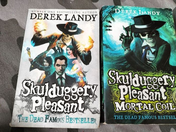 Skullduggery Pleasant books x Derek Landy