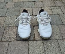 golf shoes