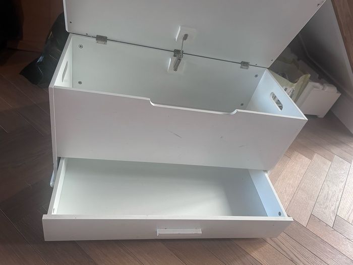Storage unit