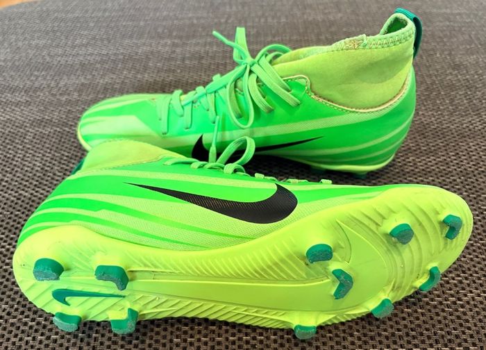 Nike football boots 5.5 uk 38.5 eu