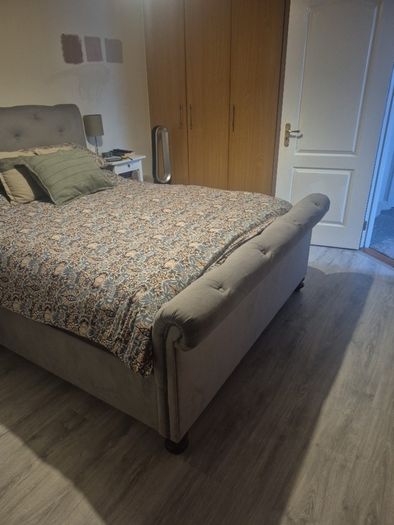 King size bed