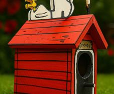 Snoopy bird house