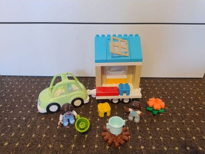 Lego Duplo Family House on Wheels 10986