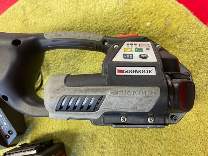 Signode battery strapping tool