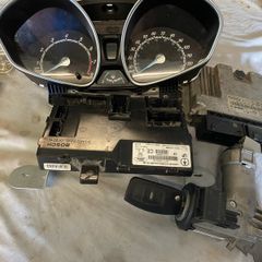 ford fiesta 1.0 clock and ignition set