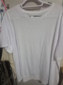 Tops size xl. All brand new some without tag. E2 each pr can do bundle on all