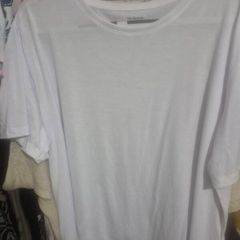 Tops size xl. All brand new some without tag. E2 each pr can do bundle on all
