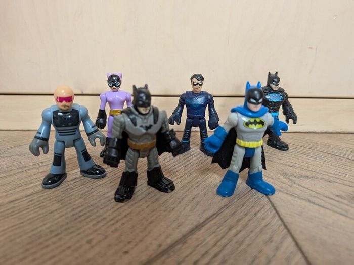 Batman car and figures