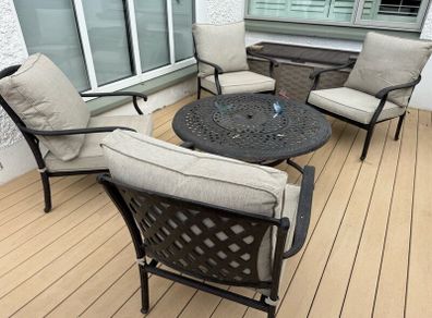 Garden chairs & table set