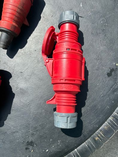 Trailing sockets