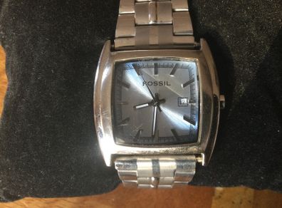 Watches - Ladies / Gents Fossil Quartz.