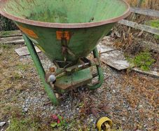fertiliser spreader