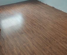 laminate floorboards and skirting boards