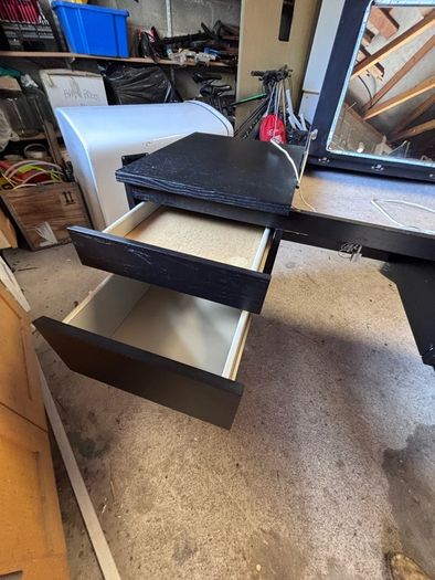 vanity table