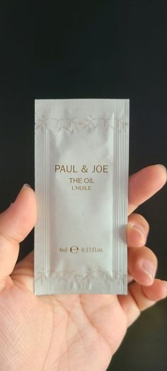 Paul & Joe The Oil L'huile Sachet in 4ml