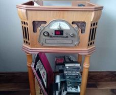 record player - steeple tone vintage style