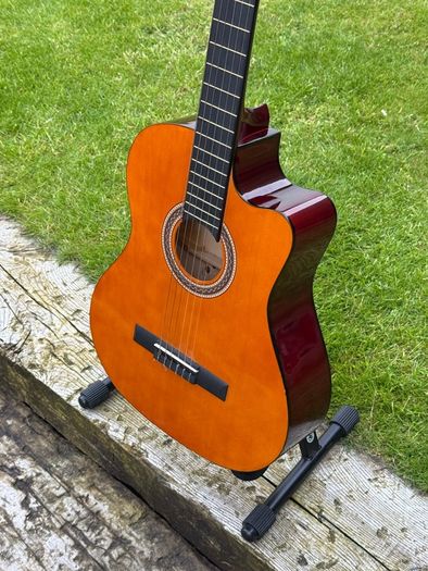 Valencia VC104C Cutaway Classical Guitar + Gig Bag