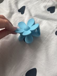 Blue flower hair claw clip