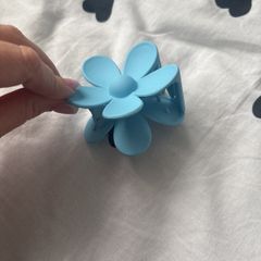 Blue flower hair claw clip