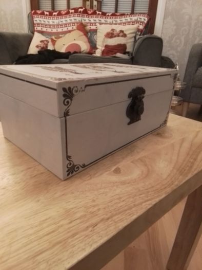 Wooden Box/Durable with Unique Pattern on Top