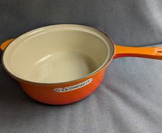 Le Creuset 22cm enamelled pot