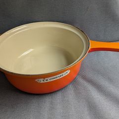 Le Creuset 22cm enamelled pot