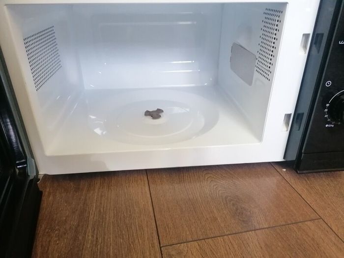 Beko 700W microwave