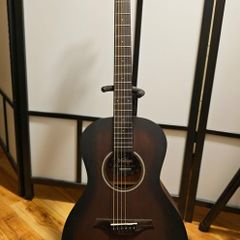 Vintage Statesboro V880WK Parlour Acoustic Guitar + Gig Bag