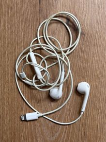 iphone earphone